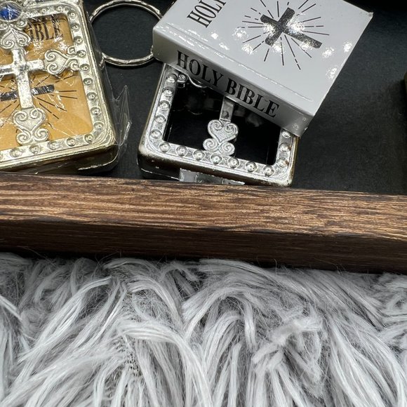 😈NEW Mini Holy Bible Keychain With Real Words - You Can Really Read It!😈 - Picture 4 of 5